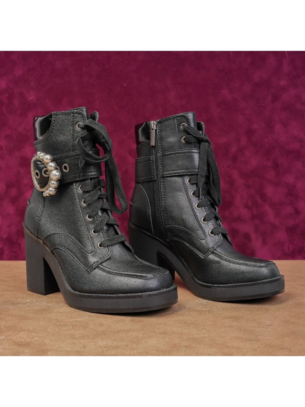 DKNY Women Dottie Black Leather Buckle Pearl Heel Combat boots size 7.5